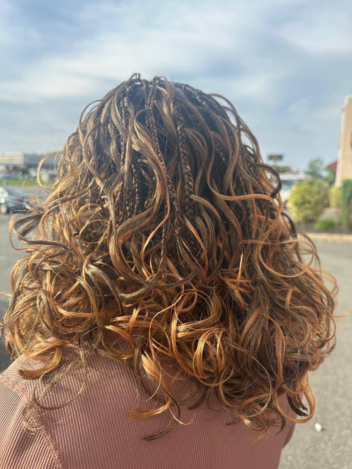 Voluminous honey crochet curls, outdoor light